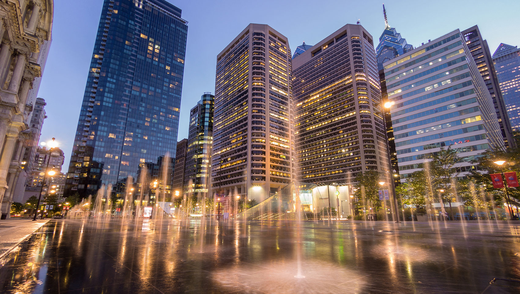 dilworth park philadelphia with skycrapers in background